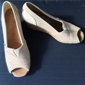 Toms peep toe wedges
