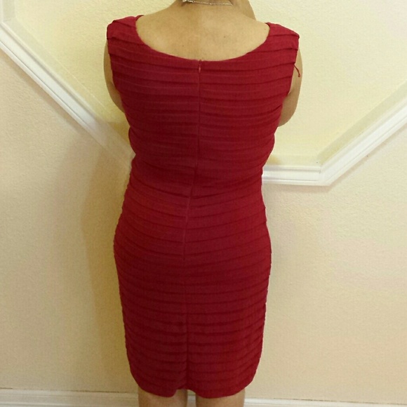 Red dress - Picture 2 of 3