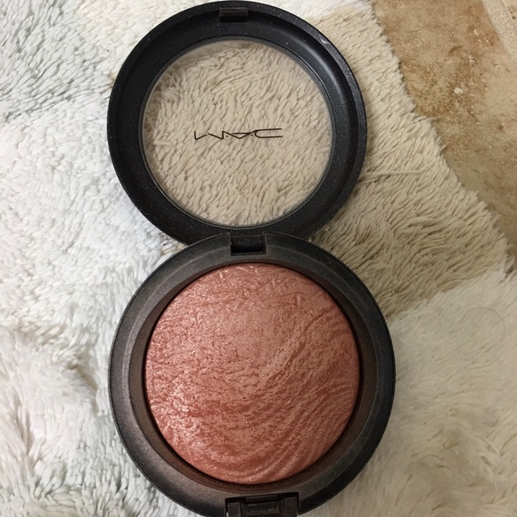 MAC bronzer