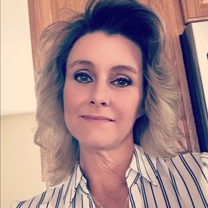 Meet your Posher, Laurie