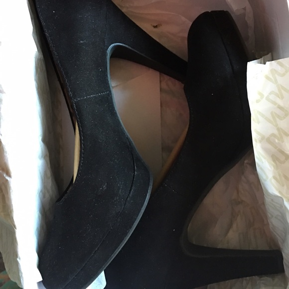 Pumps - Picture 2 of 3