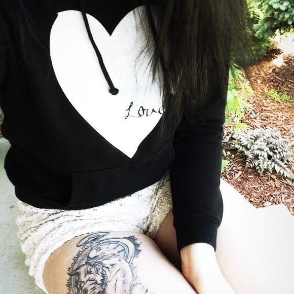 Sweatshirt
