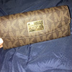 Michael Kors Signature Checkbook Wallet
