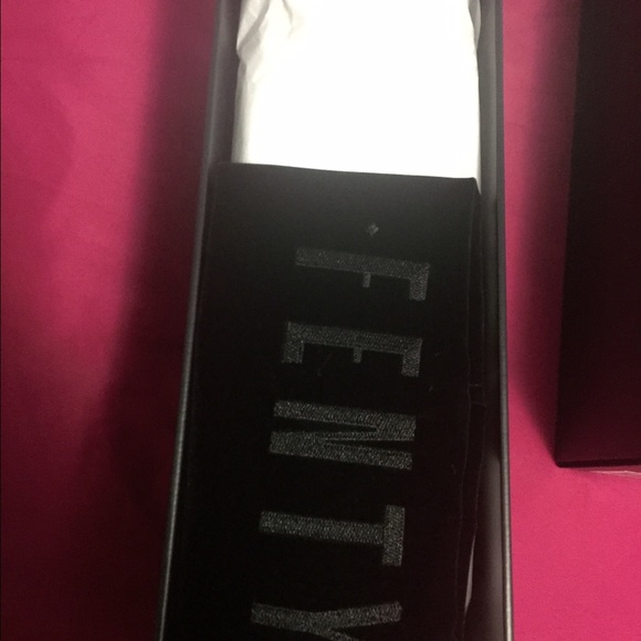 Rihanna Fenty white puma slides - Picture 3 of 3