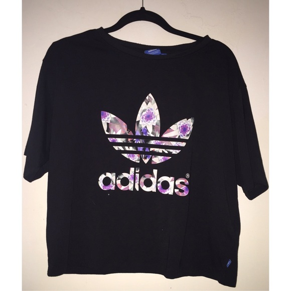 🚫sold on merc🚫 Adidas Black Crop Top