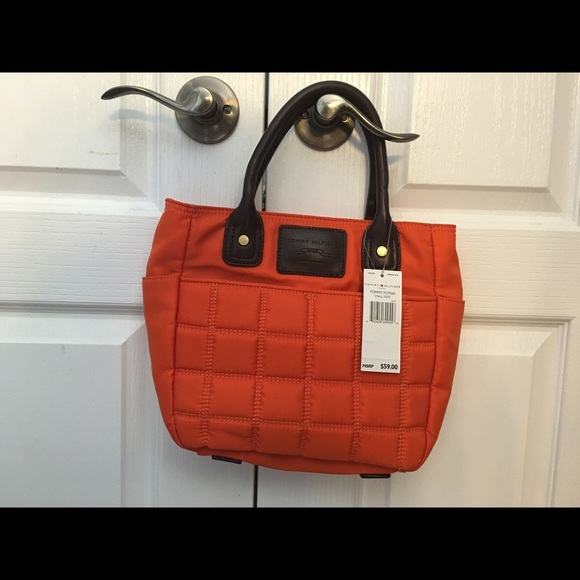 TOMMY HILFIGER Small Tote in Burnt Brick (Orange)
