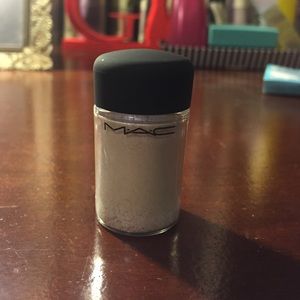 Mac Shadow Pigment - Frozen White
