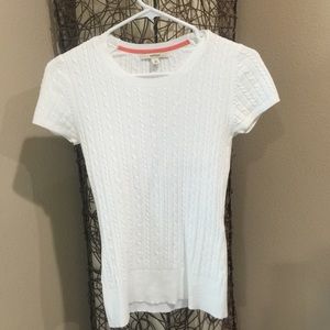 White shirt that is a sweater like material