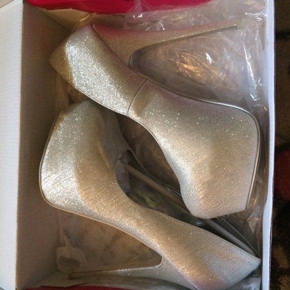 Silver heels💜