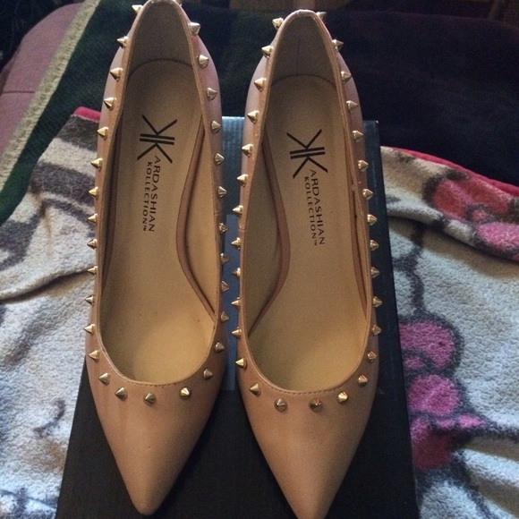 Nude heels💜