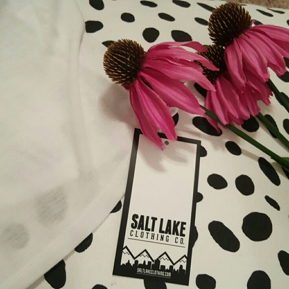 "adorbs" White slouchy v-neck tee - Picture 4 of 5