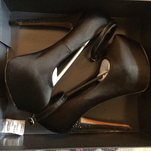 Black pumps💜
