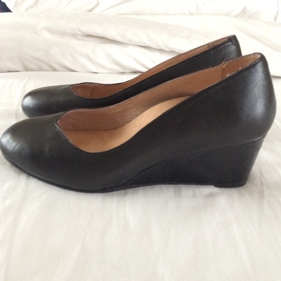 Vionic Antonia Wedge with Orthaheel Technology