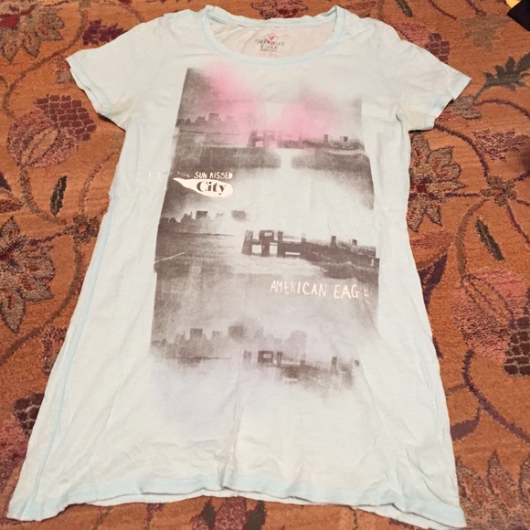 American Eagle graphic tee