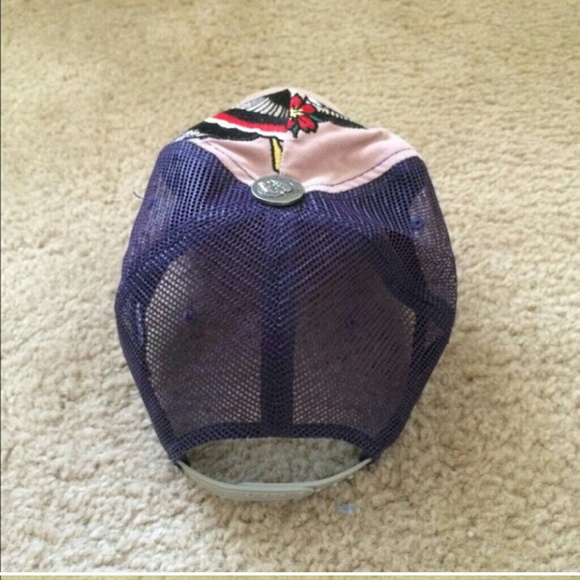 💋 DONATED Baseball or trucker Cap - Picture 2 of 3