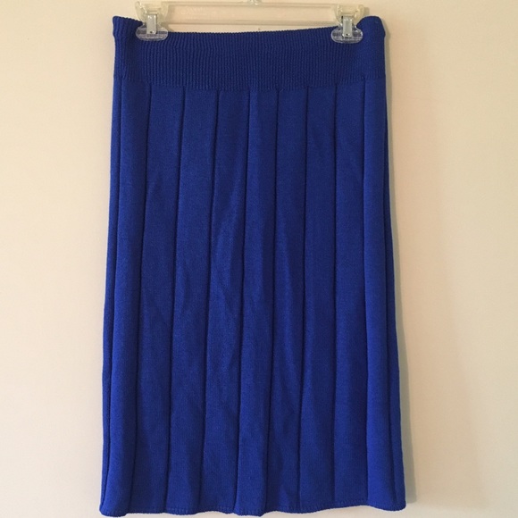 Blue skirt - Picture 3 of 3