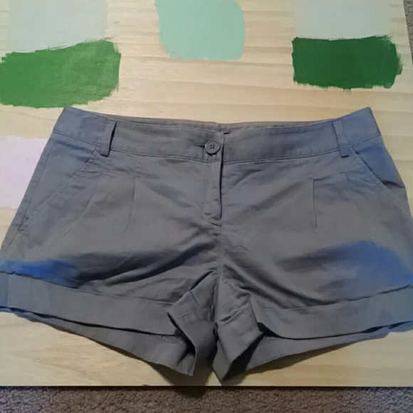 Grey shorts