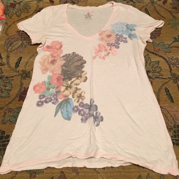 American Eagle graphic tee