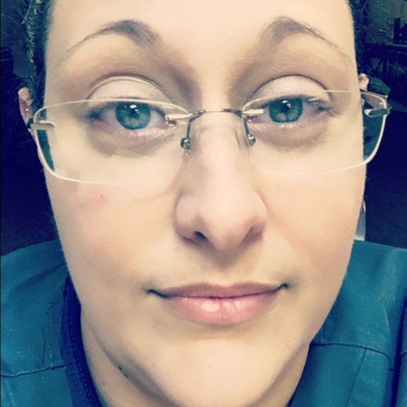 Meet your Posher, Jennifer - Picture 1 of 1