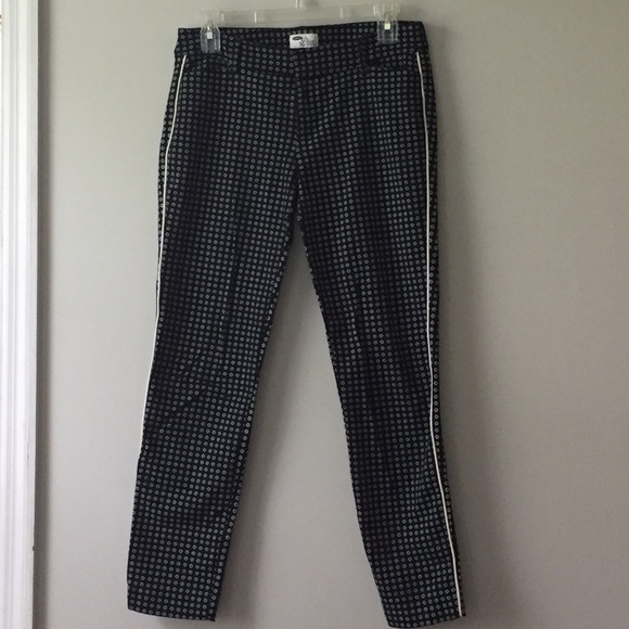 Patterned ankle pants