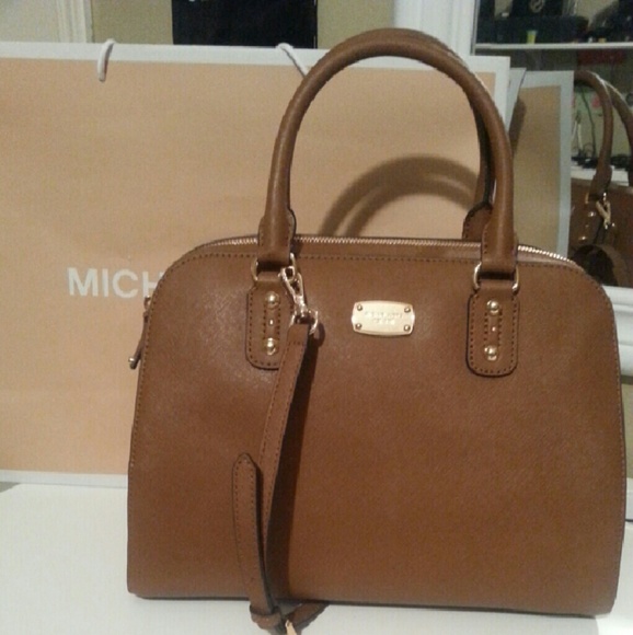 LG SAFFIANO SATCHEL LEATHER - Picture 1 of 4