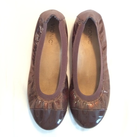 Vionic Flats with Orthaheel Technology
