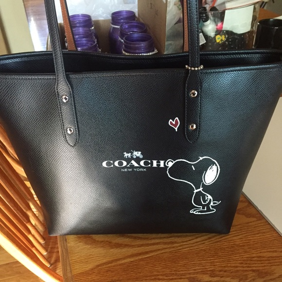 Limited Edition Peanuts Coach Tote💜💜💜