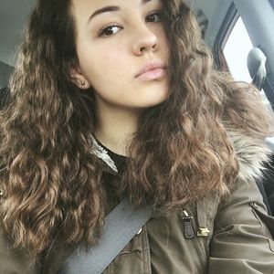 Meet your Posher, Charlee