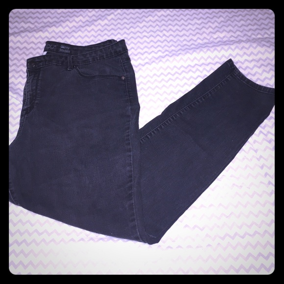 Black skinnies