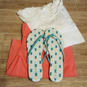 NWOT Esprit Pineapple Flip Flops