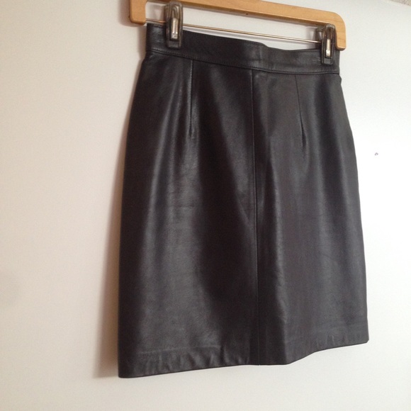 SALE!! ✨ High Waisted 100% Leather Skirt