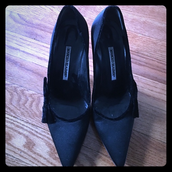 Manolo Blahniks Black Satin pumps