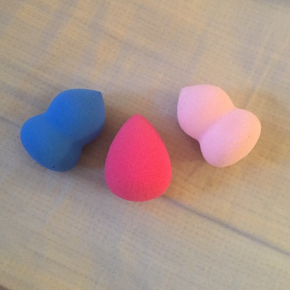 3 small beauty blenders