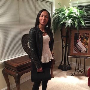 Meet your Posher, Kitrina