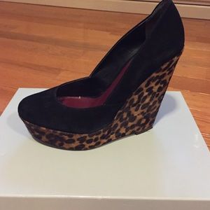 Leopard wedge heel