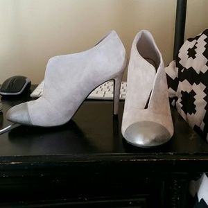 Jessica Simpson bootie heal