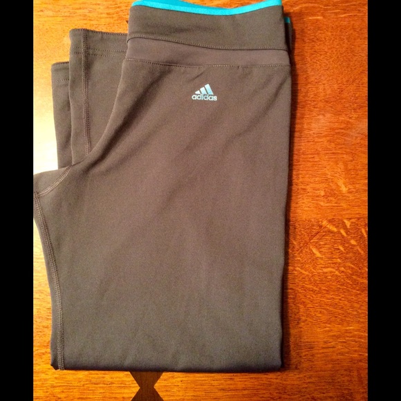 💕Adidas cropped pant.💕 - Picture 4 of 4