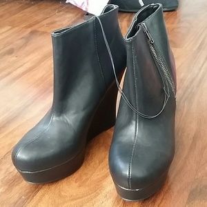 Mossimo Kalene Black Zip Up Wedge Bootie
