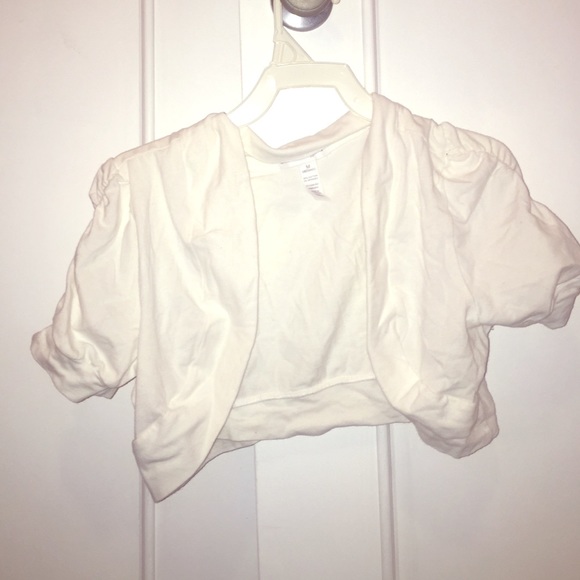 White short sleeve shawl