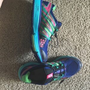 Salomon blue green running hiking shoes