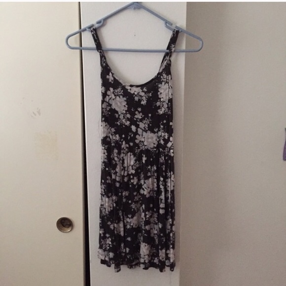 Brandy Melville Nora dress