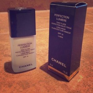 Perfection Lumière Chanel foundation