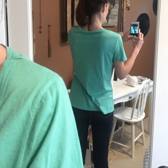 Flowy tee! - Picture 2 of 3