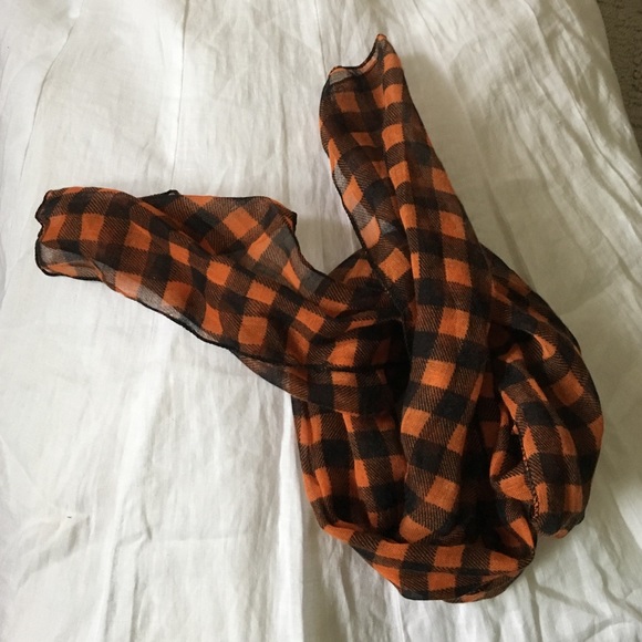 Lightweight scarf