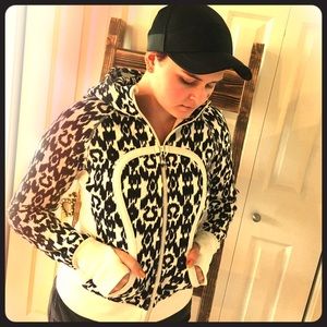 Lululemon sweatshirt