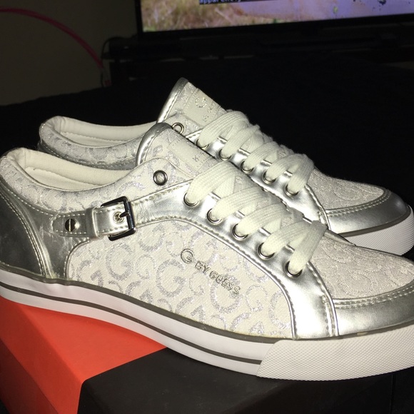 g by guess shoes price