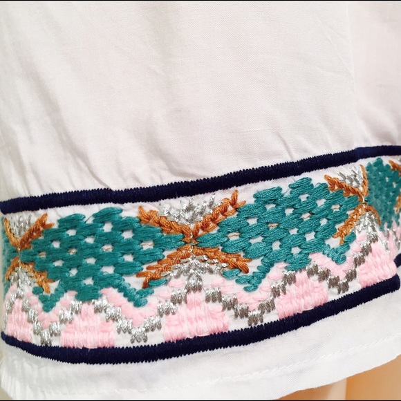 White peasant top with multicolor embroidery. - Picture 3 of 4