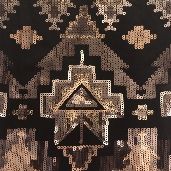 Very lightly worn Express Aztec Mini Skirt! - Picture 4 of 4