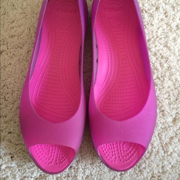 Super cute pink croc peep toe shoes!!!