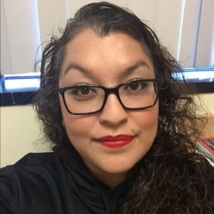 Meet your Posher, Monique